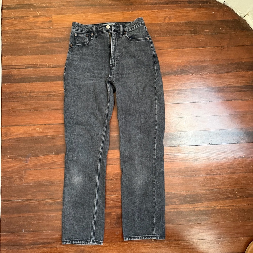 A&F Ultra High-Rise Ankle Straight Jeans